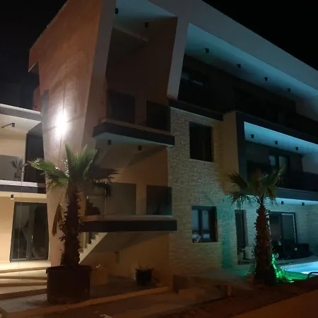 Villa Attractive With 2 Pools For 24 Guests