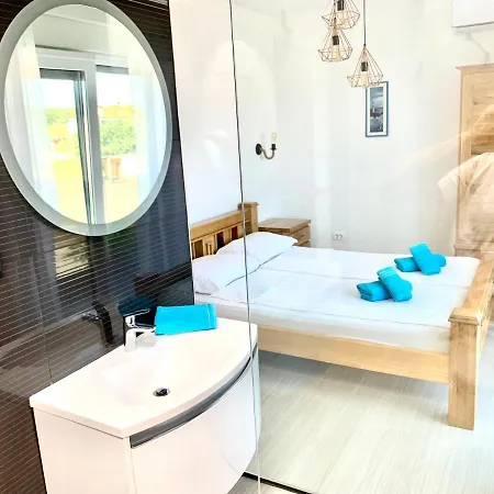 Attractive With 2 Pools For 24 Guests Villa Medulin
