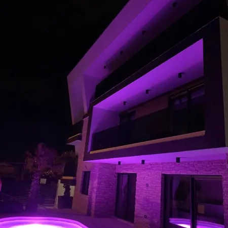 Attractive With 2 Pools For 24 Guests Villa *